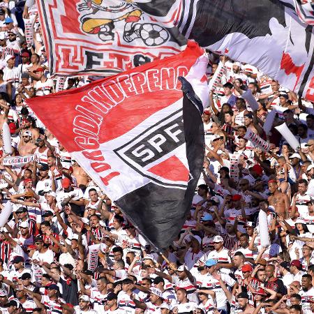 Torcedores do São Paulo durante jogo no Morumbi