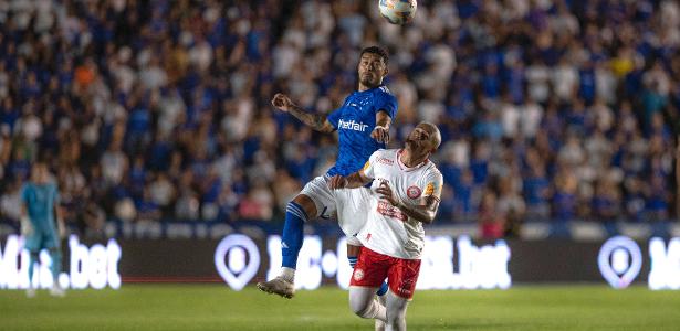 Cruzeiro empata com Tombense mesmo com dois jogadores a menos em semifinal mineira.