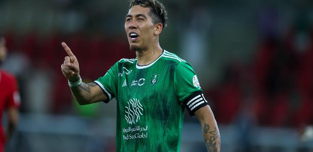 Augusto desafia Brian a provar inocência e descarta interesse em Firmino.