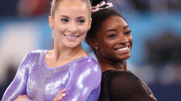 MyKayla Skinner e Simone Biles durante as Olimpíadas de Tóquio