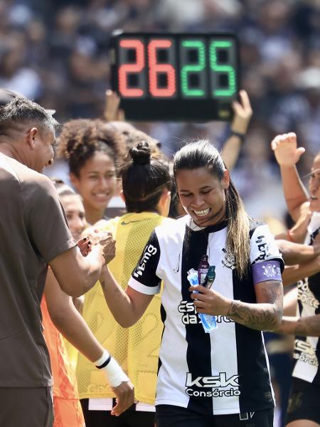 Vic Albuquerque comemora gol do Corinthians na final do Brasileirão feminino