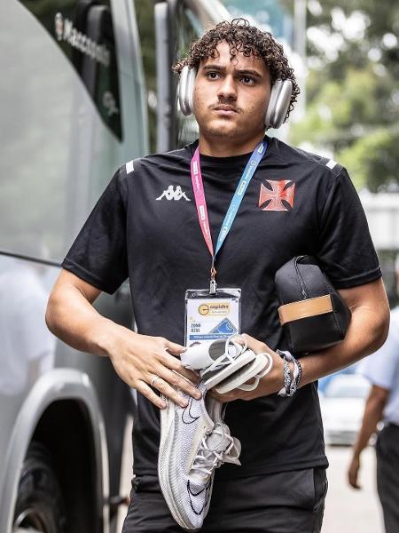 Goleiro Phillipe Gabriel, do Vasco, foi alvo de homofobia e objetos atirados por torcida do Juventus (SP) - Vinicius Gentil / Vasco