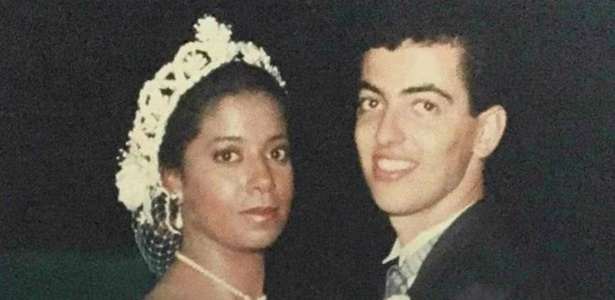 Mônica e o marido, Carlos Augusto Nobre, se casaram há duas décadas - Arquivo Pessoal