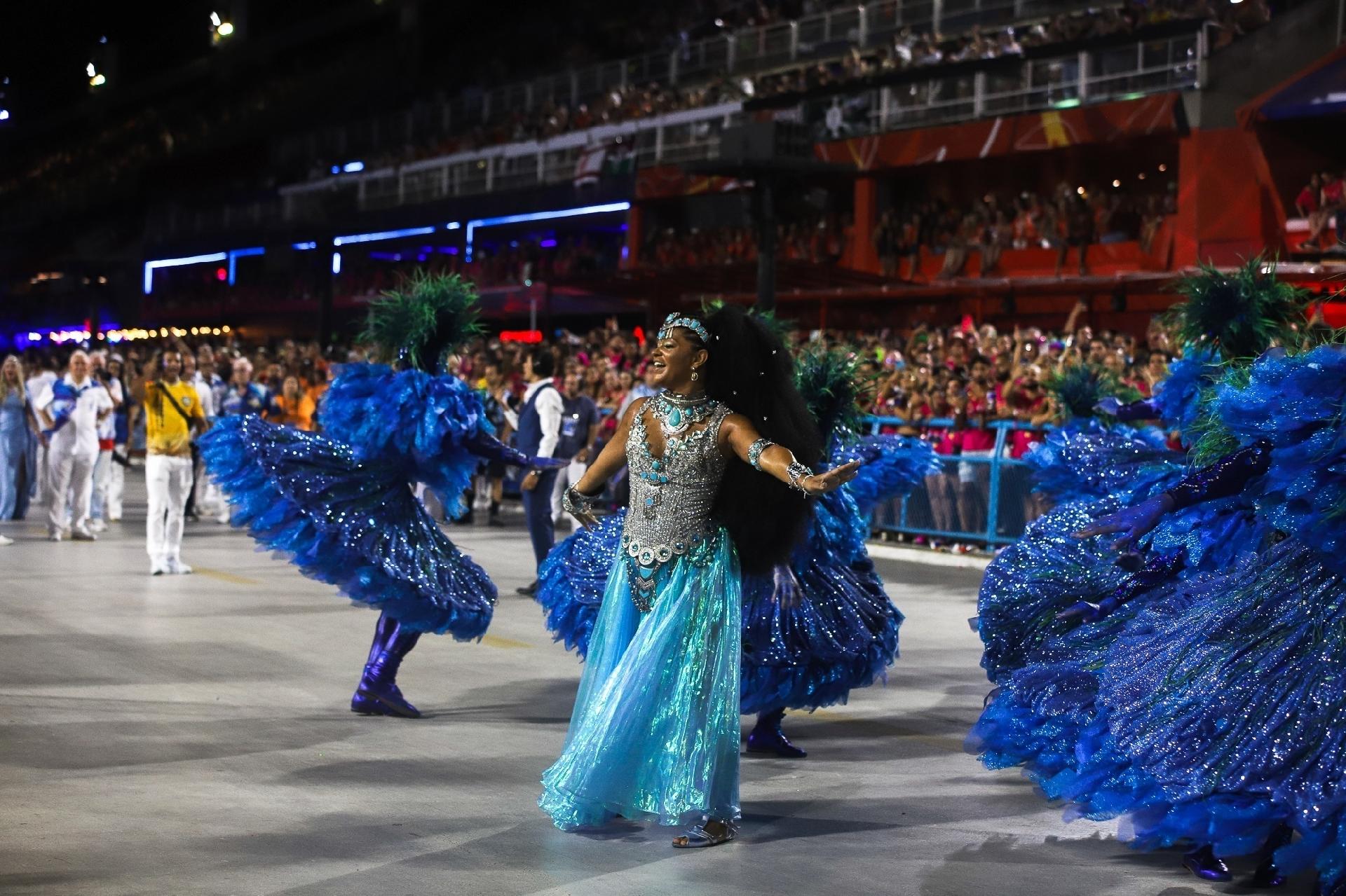 Juliana Alves, 40, foi destaque da comissão de frente da escola de samba ao representar Iemanjá em uma das alegorias - Zô Guimarães/ UOL