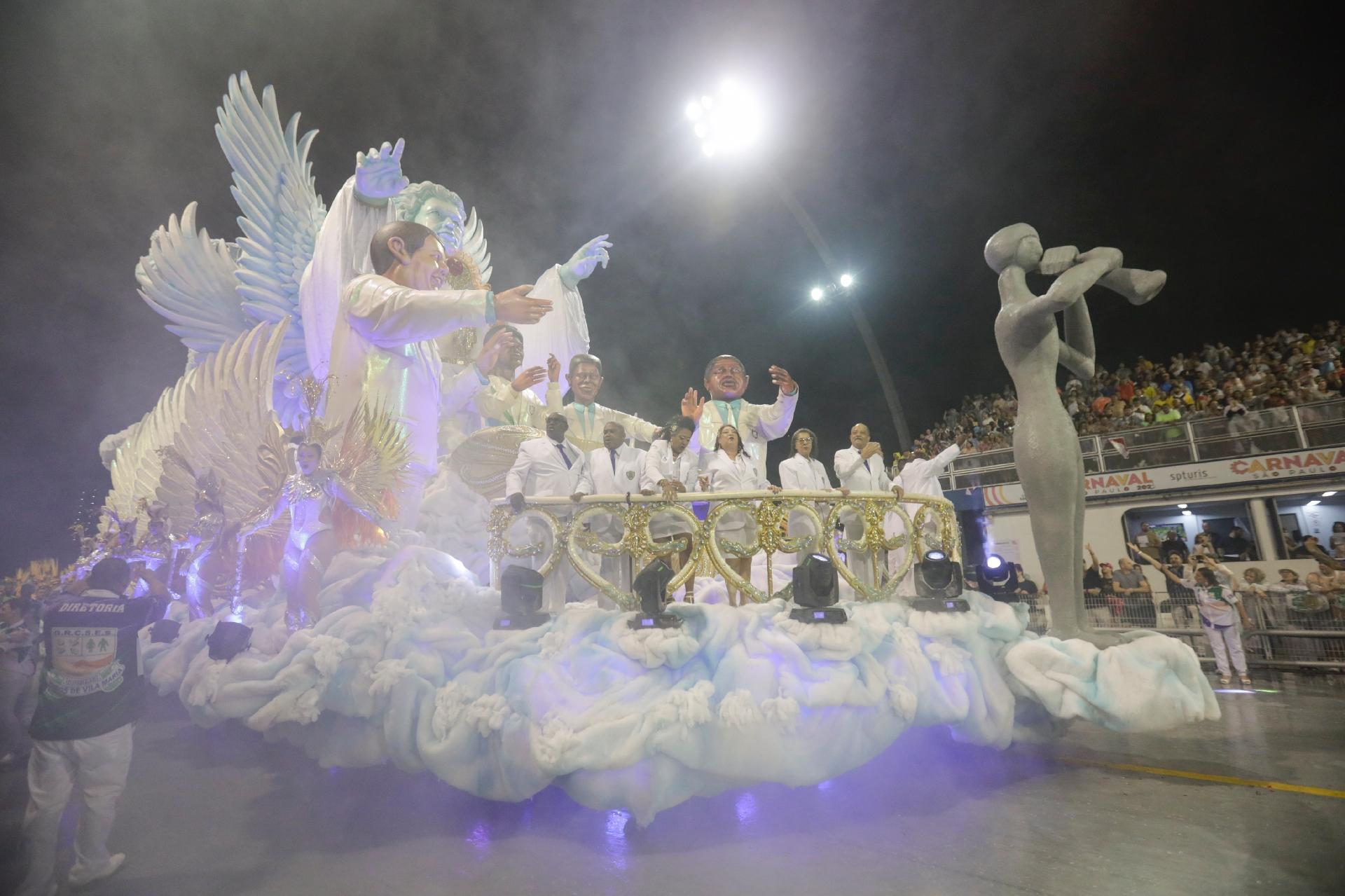 Vila Maria honra história do bairro e da escola em samba-enredo - Ricardo Matsukawa/UOL