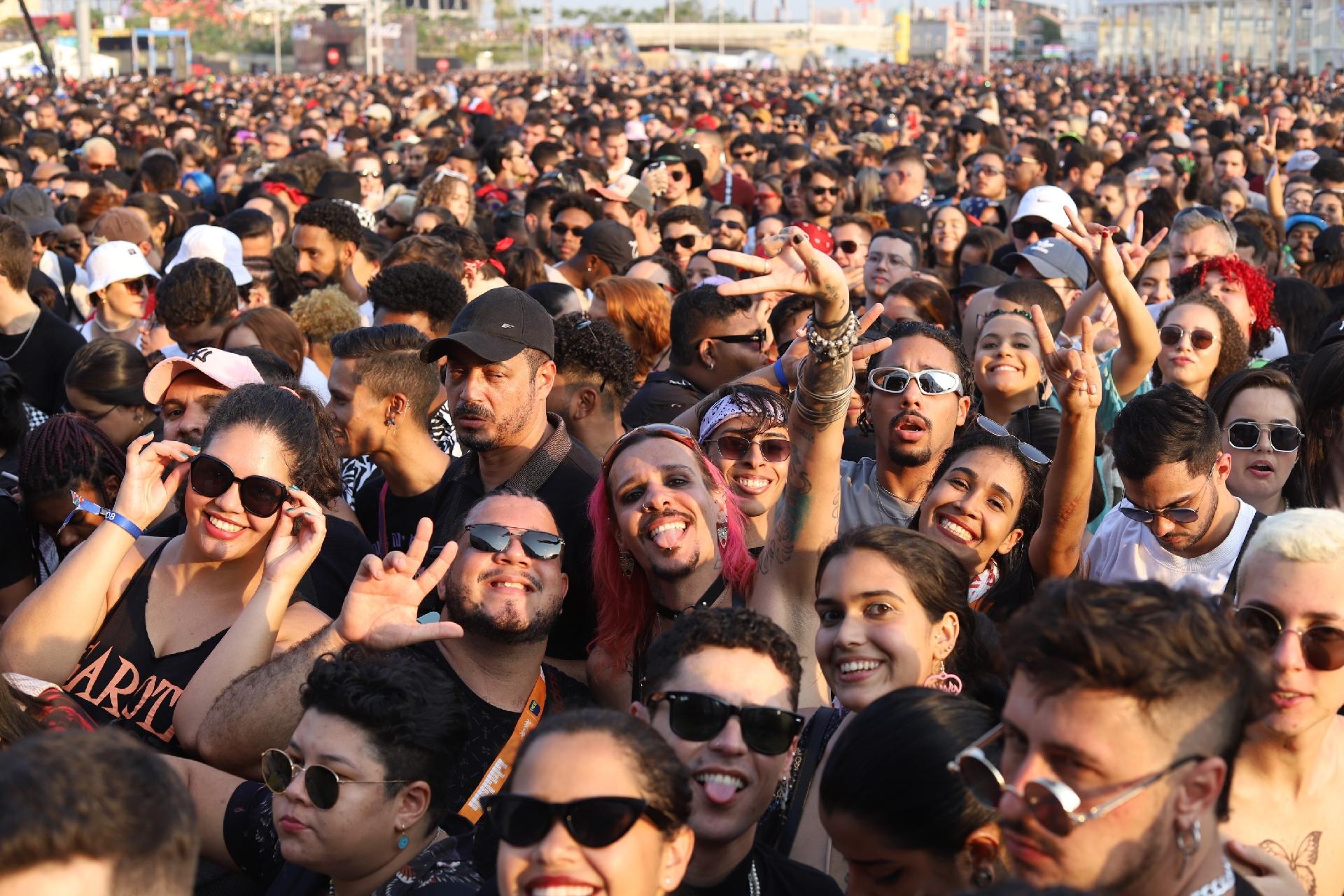 Público marca presença e se diverte durante o show de Glória Groove no Palco Sunset do Rock in Rio - Zô Guimarães/UOL