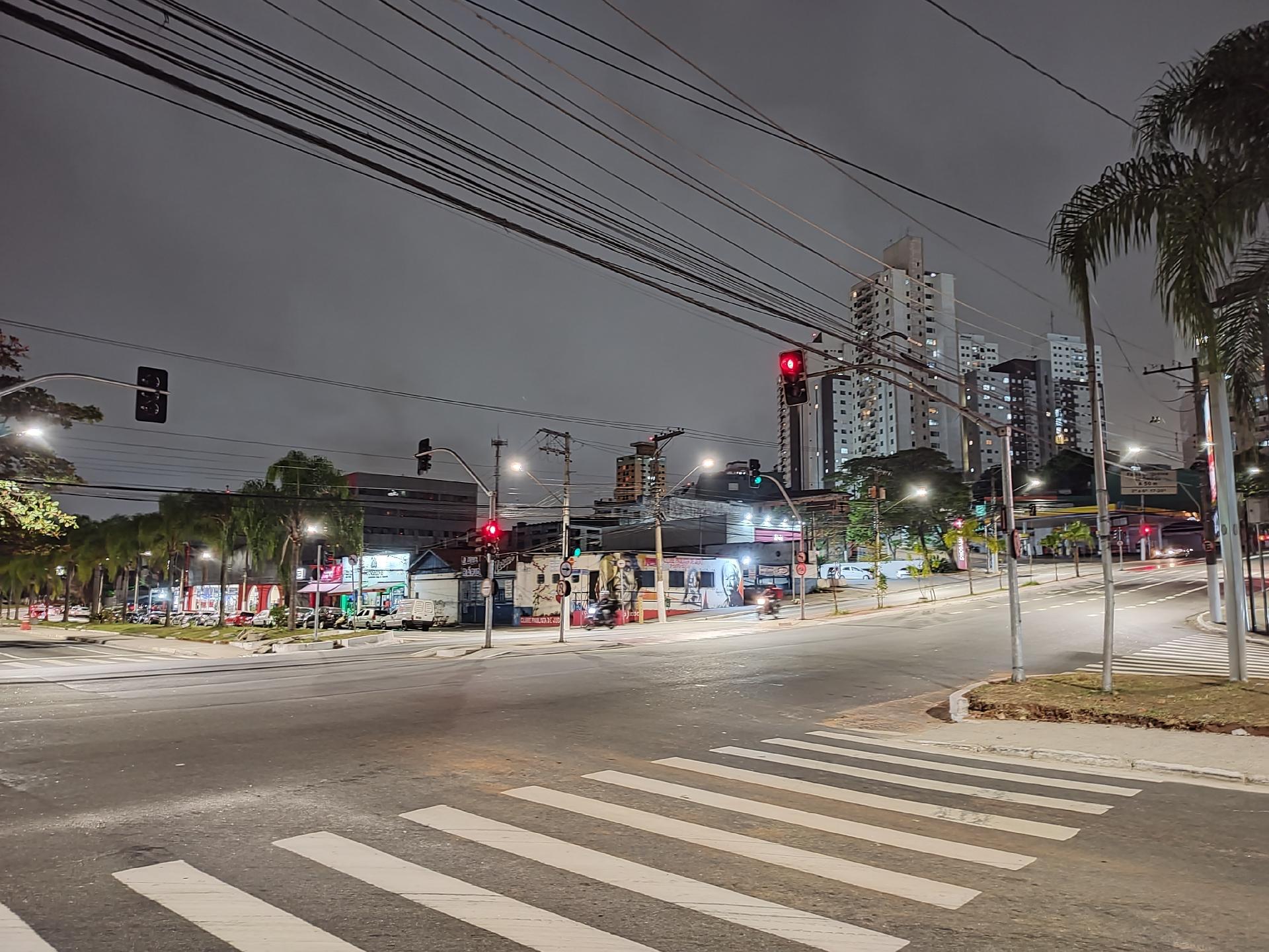 Outra foto no modo noturno tirada com o Moto Edge 30 com boa definição. É comum que neste modo o céu fique claro - Guilherme Tagiaroli