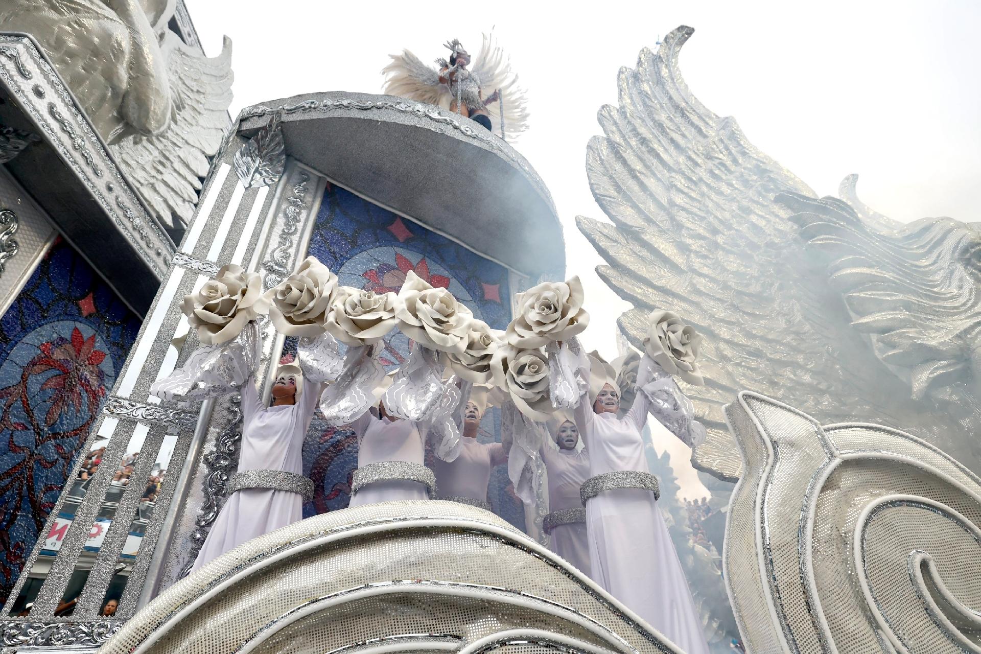 Gaviões da Fiel desfilou com enredo contra a intolerância religiosa - Mariana Pekin / UOL