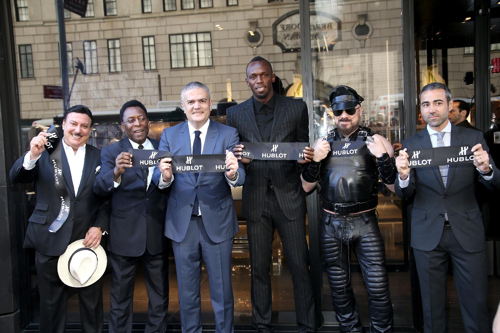19.abril.2016 - Pelé posa para foto ao lado de Carlito Fuente, Ricardo Guadalupe, Peter Marino e Jean François Sberro em Nova York. - Paul Zimmerman/WireImage