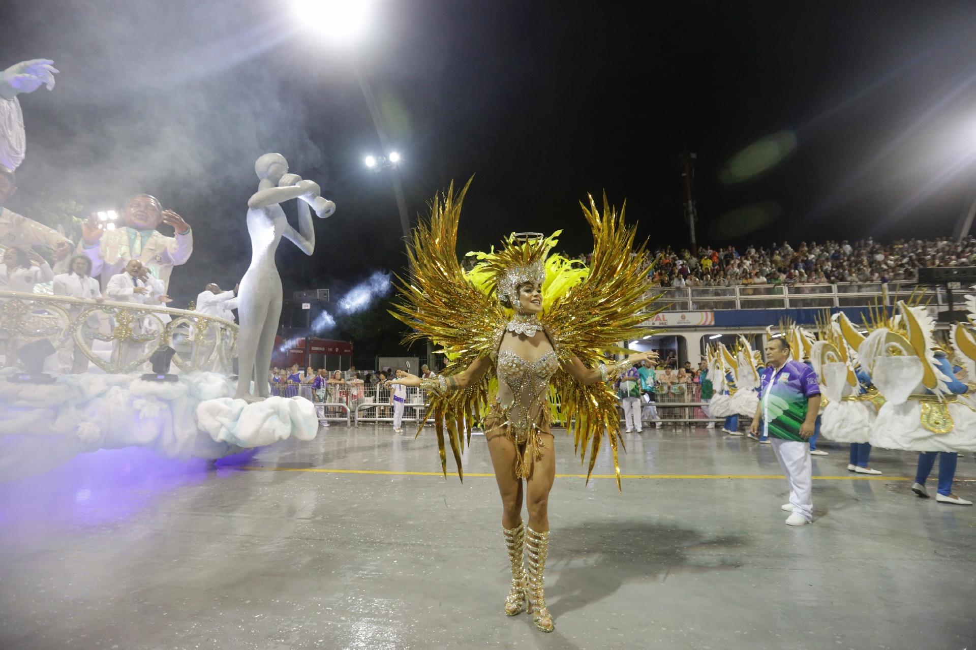 Vila Maria honra história do bairro e da escola em samba-enredo - Ricardo Matsukawa/UOL