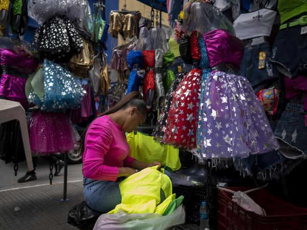 Top de metal a Maria Bonita: 10 tendências de moda para o Carnaval 2023 -  03/02/2023 - UOL Nossa