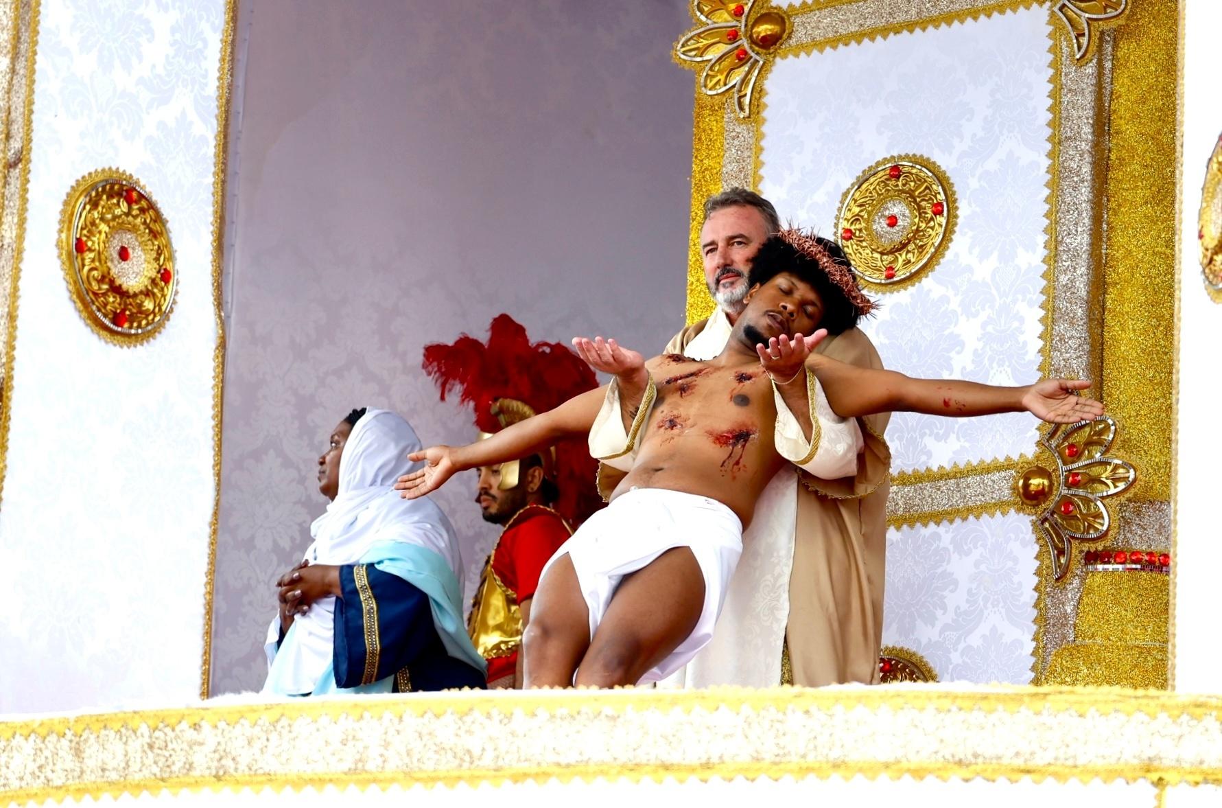 Gaviões da Fiel desfilou com enredo contra a intolerância religiosa - Mariana Pekin / UOL