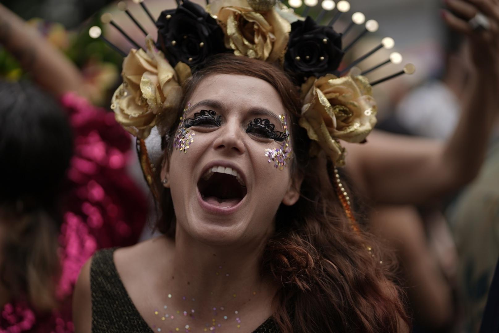 Bloco que faz homenagem a Caetano Veloso sai das avenidas Ipiranga e São João - Andre Porto/UOL