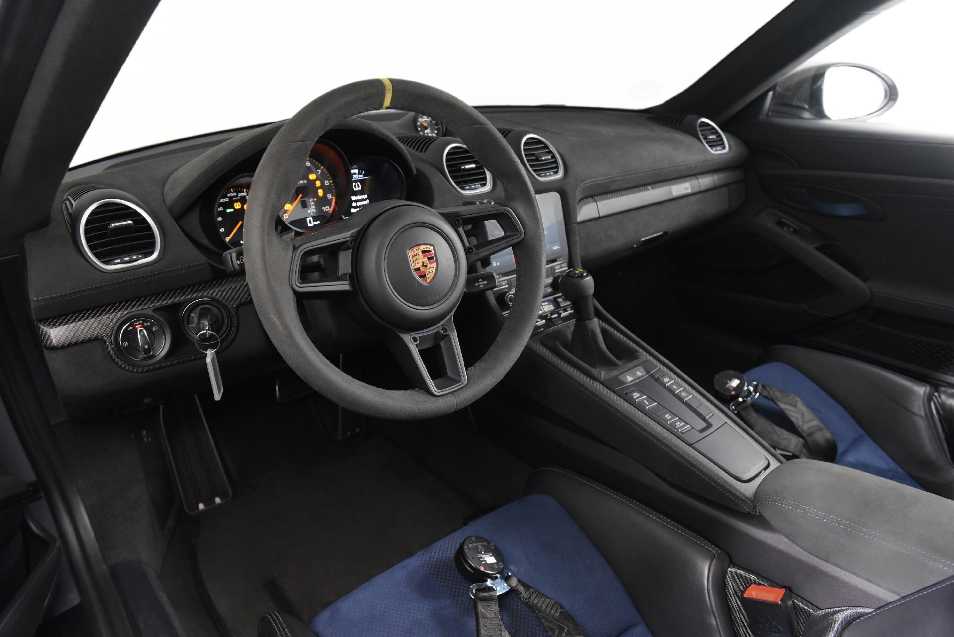 Porsche 718 Cayman GT4 RS - Divulgação