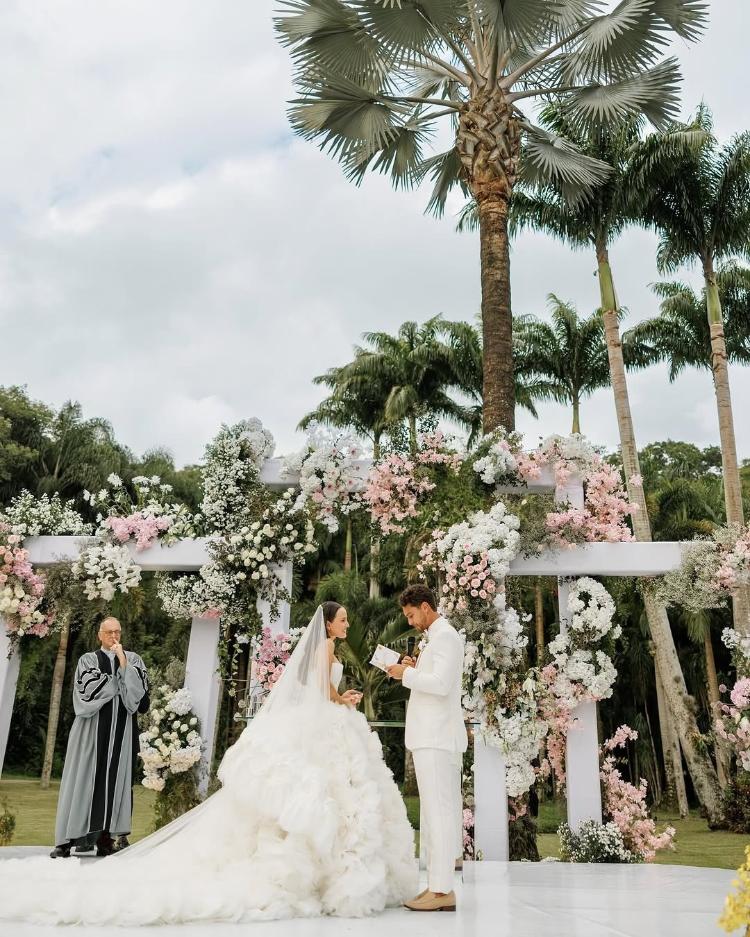 Larissa Manoela e André Luiz Frambach haviam trocado votos de casamento na Tailândia, em novembro deste ano