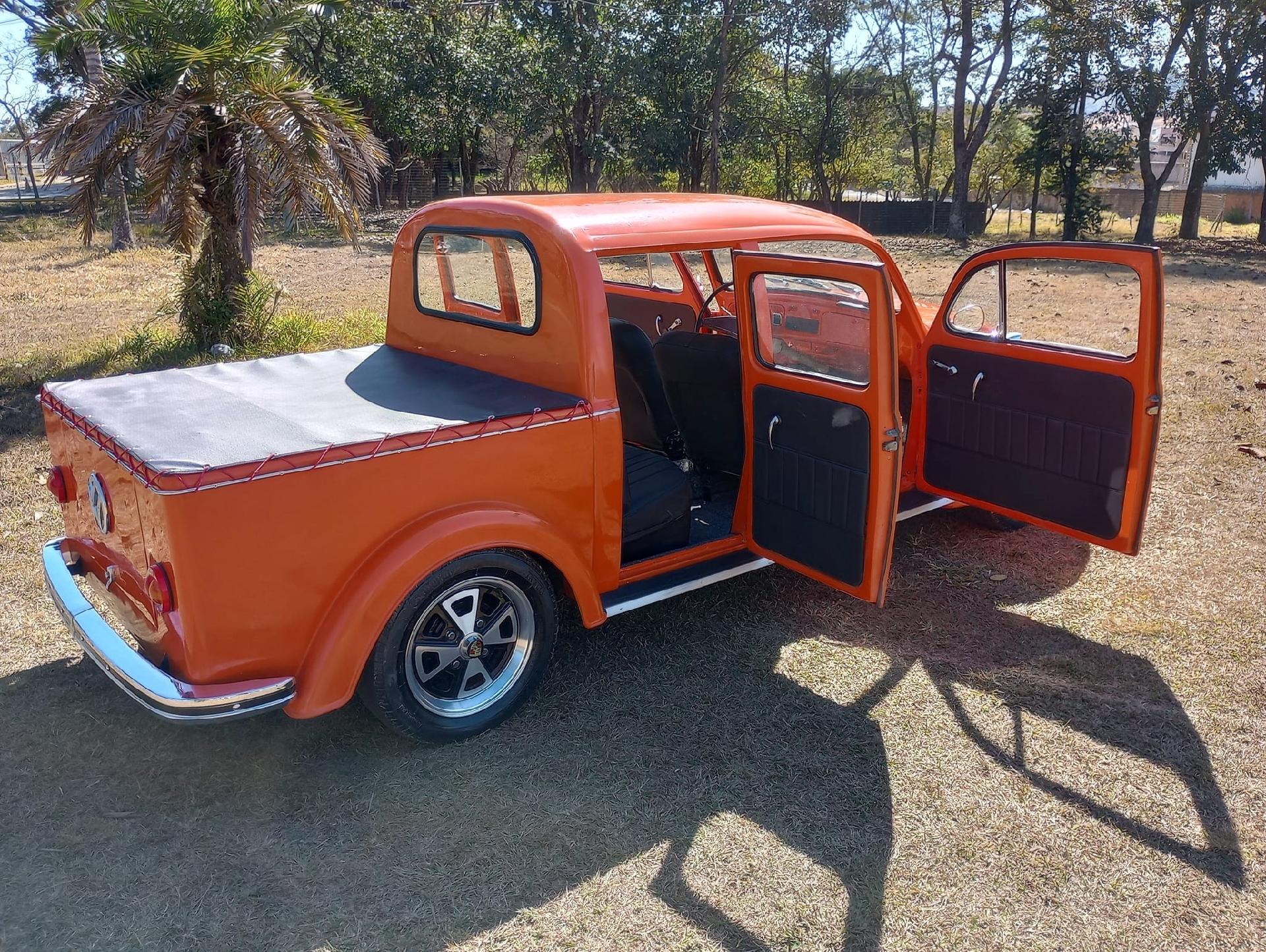 VW Fusca Volkswagen FuscaRok picape cabine dupla quatro portas - Arquivo pessoal