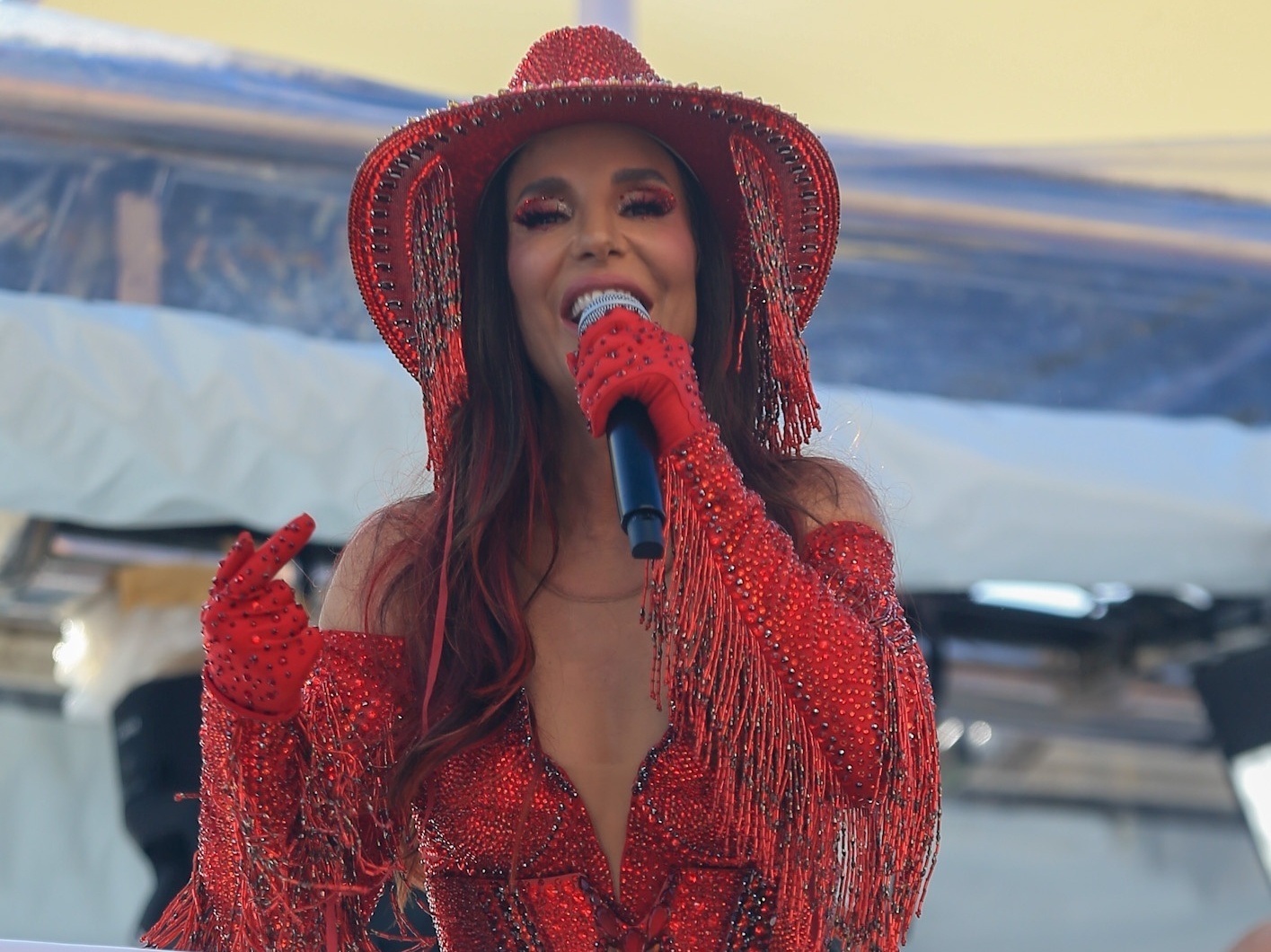 Até Ivete cedeu ao apelo machista das músicas de Carnaval