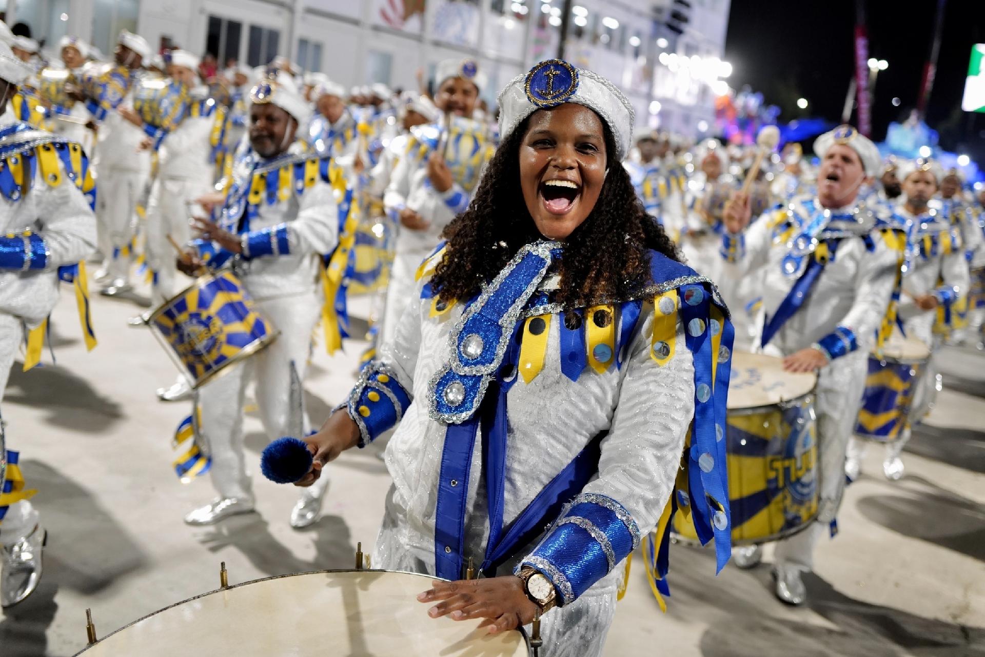 Unidos da Tijuca fez estava envolta em azul - Lucas Landau/ UOL