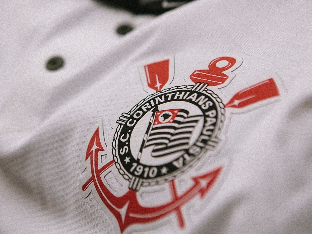 Corinthians anuncia patrocínio master do Grupo São Cristóvão Saúde no  futsal masculino; futebol feminino estampará marca nos shorts