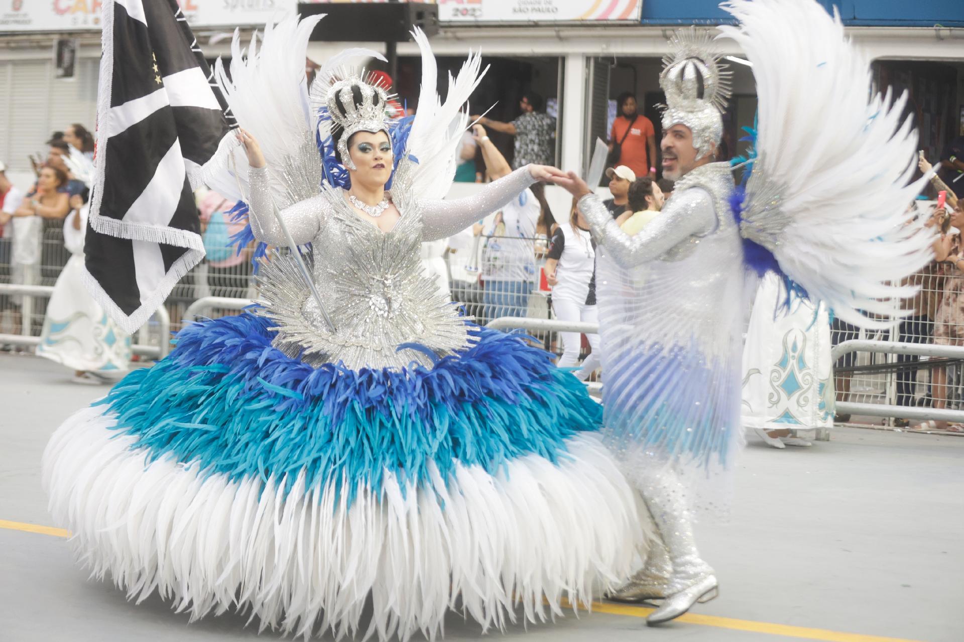 Gaviões da Fiel desfilou com enredo contra a intolerância religiosa - Ricardo Matsukawa / UOL