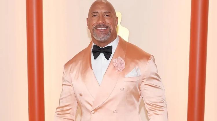 Dwayne Johnson admitiu ter passado pela cirurgia de ginecomastia e lipoaspiração