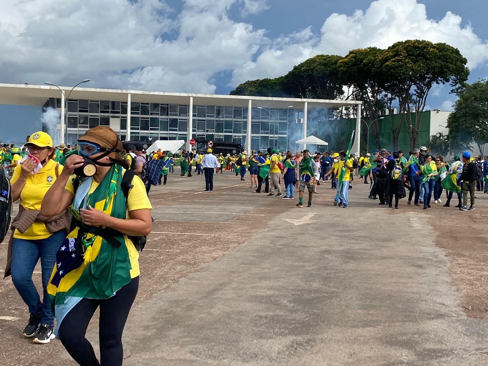 Bolsonaristas vandalizam em Brasília - Letícia Casado/UOL