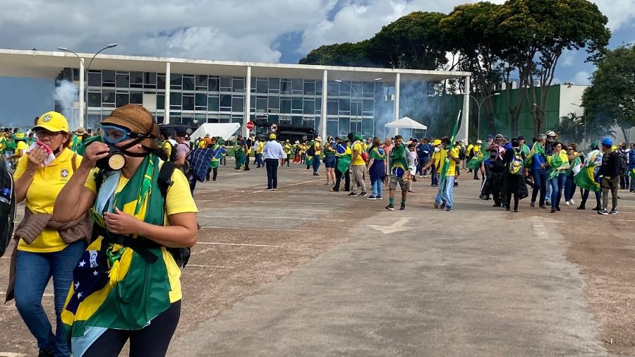 Bolsonaristas protagonizaram atos de vandalismo em Brasília - Letícia Casado/UOL