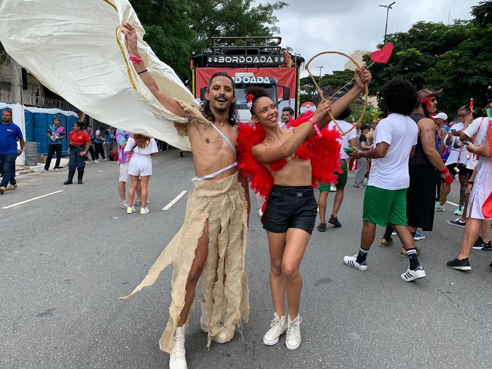 Foliões fantasiados de cupido já animam bloco Casa Comigo, em Pinheiros - Camila Corsini / UOL