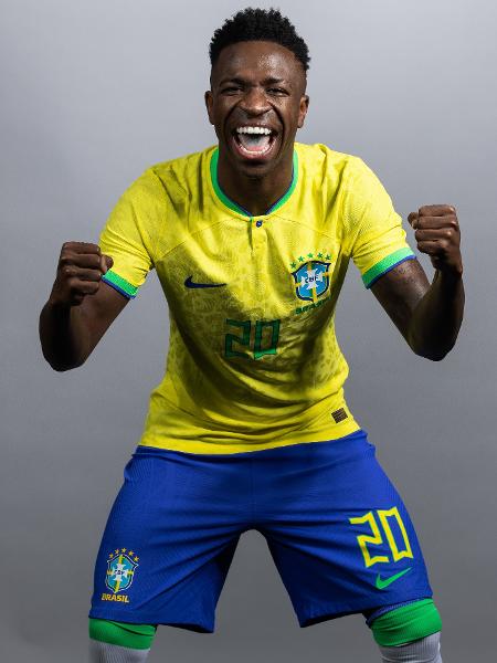 Vinicius Junior em ensaio fotográfico da seleção brasileira antes da Copa do Mundo do Qatar - Ryan Pierse - FIFA/FIFA via Getty Images