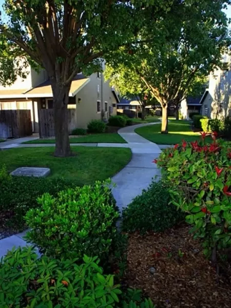 Área comum do condomínio onde Gil do Vigor vai morar em Davis, na Califórnia - Reprodução/Chaparral Apartments