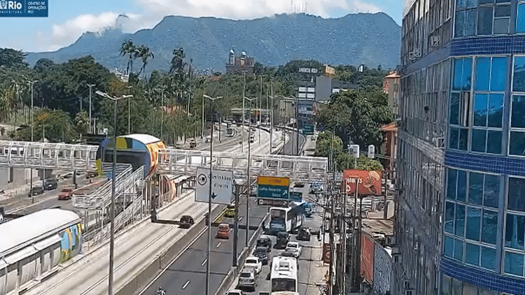 Trânsito na Avenida Brasil após tiroteio na região