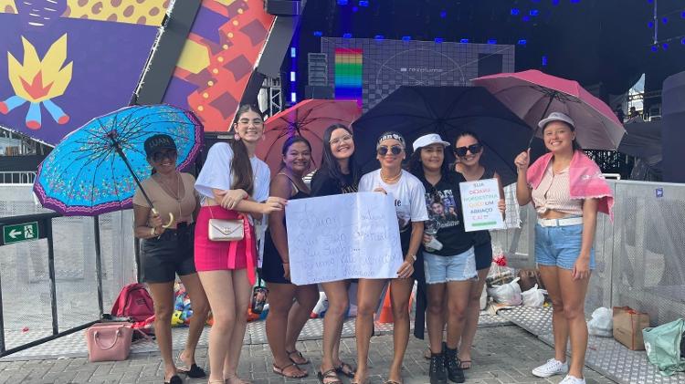 Fãs na grade desde cedo pra assistir ao Show do Luan Santana