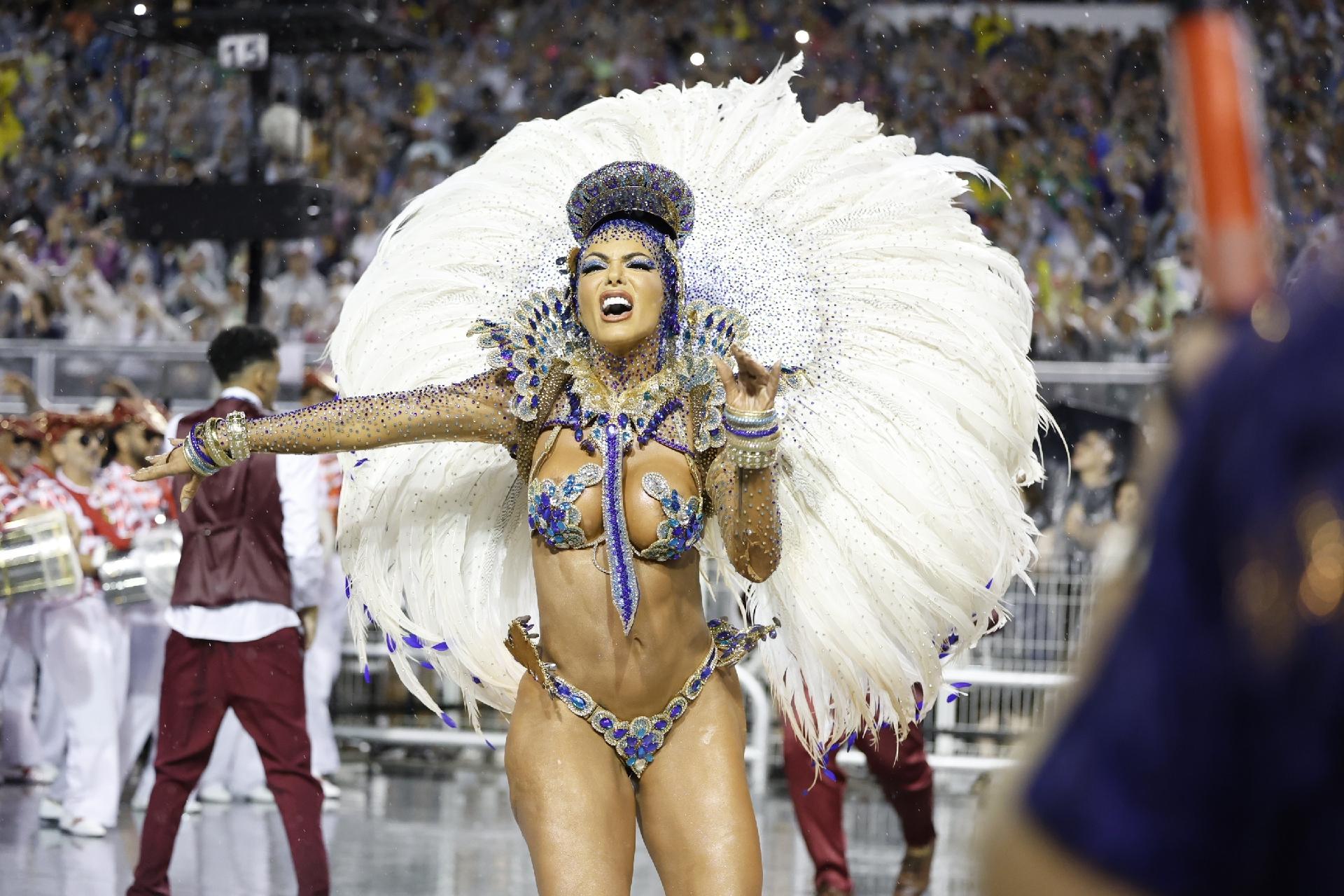 Acadêmicos do Tucuruvi é a segunda escola a se apresentar no segundo dia de desfiles de São Paulo - Mariana Pekin/ UOL