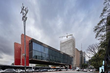 O edifício histórico foi projetado pela arquiteta Lina Bo Bardi O edifício histórico foi projetado pela arquiteta Lina Bo Bardi