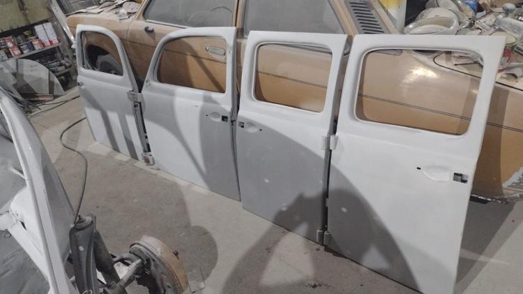 A instalação das duas portas adicionais foi um dos maiores desafios do projeto, diz dono de oficina - Arquivo pessoal - Arquivo pessoal