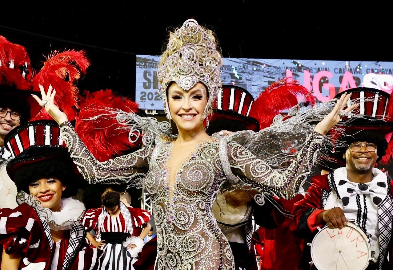 Estrela do Terceiro Milênio desfila na noite do segundo dia do Carnaval de São Paulo - Marina Pekin/ UOL
