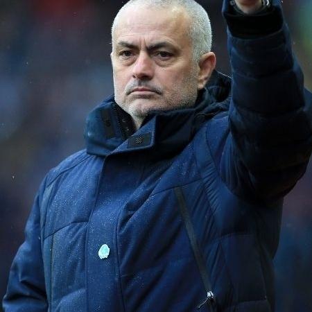 Mourinho lidera a Premier League com o Tottenham - Divulgação
