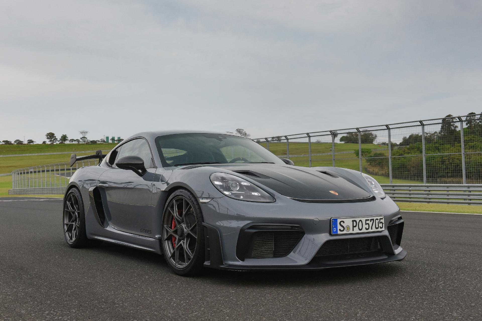 Porsche 718 Cayman GT4 RS - Divulgação