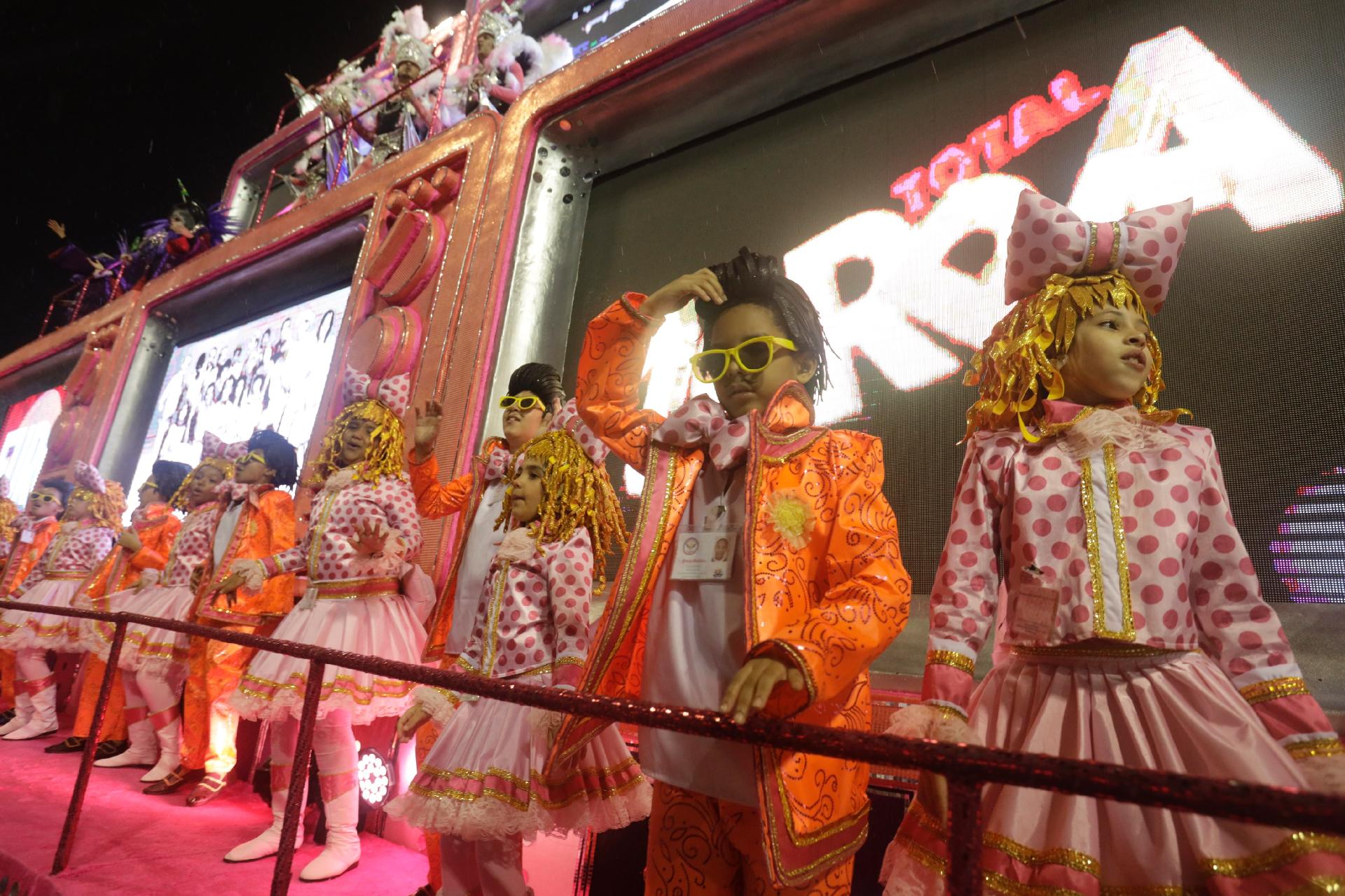 Estrela do Terceiro Milênio desfila na noite do segundo dia do Carnaval de São Paulo - Ricardo Matsukawa/ UOL