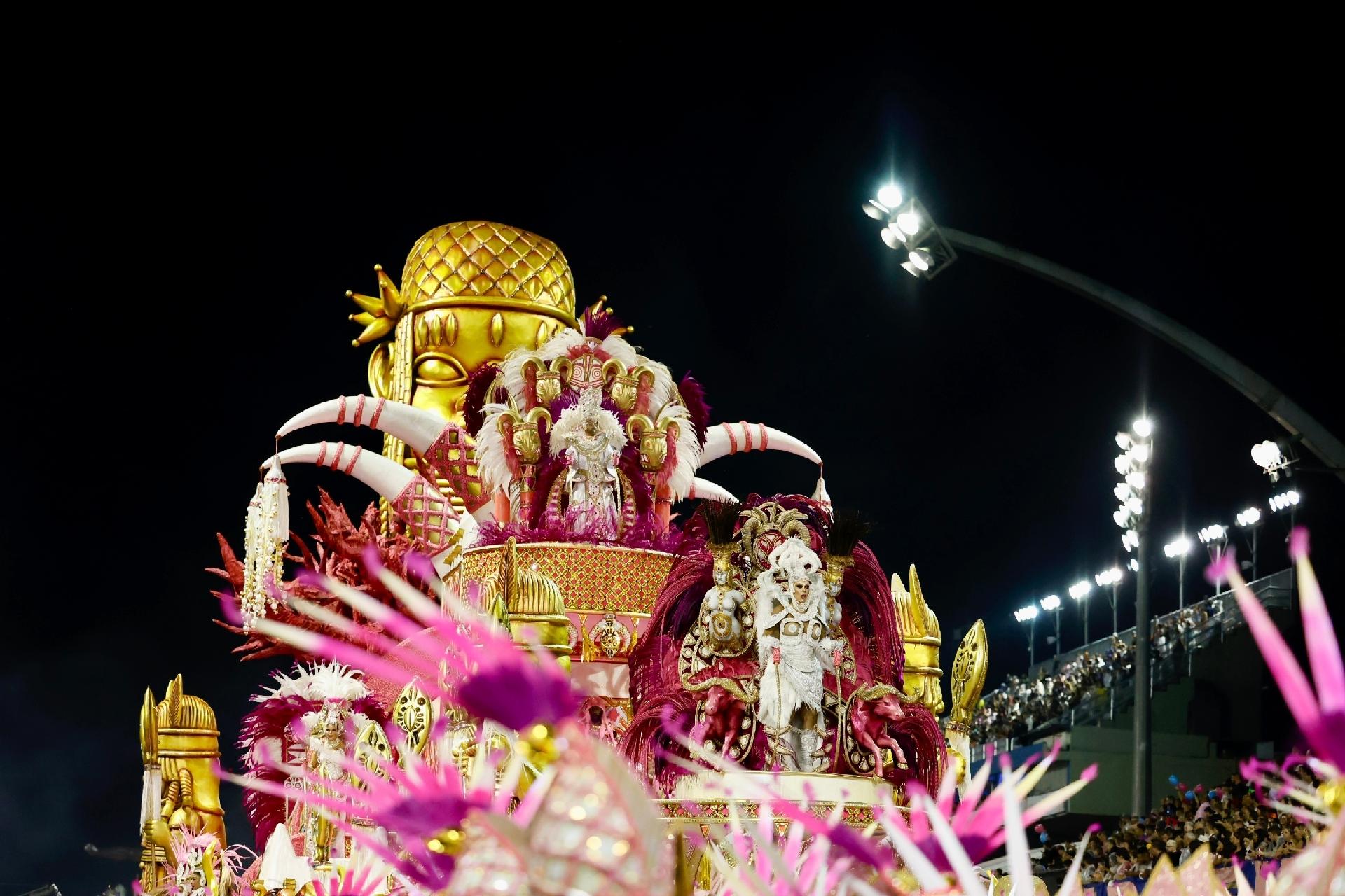 Sociedade Rosas de Ouro - Alô, Nação Azul e Rosa! Canta, canta, caaaaanta  Roseira. Confira em primeira mão a letra oficial do nosso samba de 2018:  SOCIEDADE ROSAS DE OURO - CARNAVAL