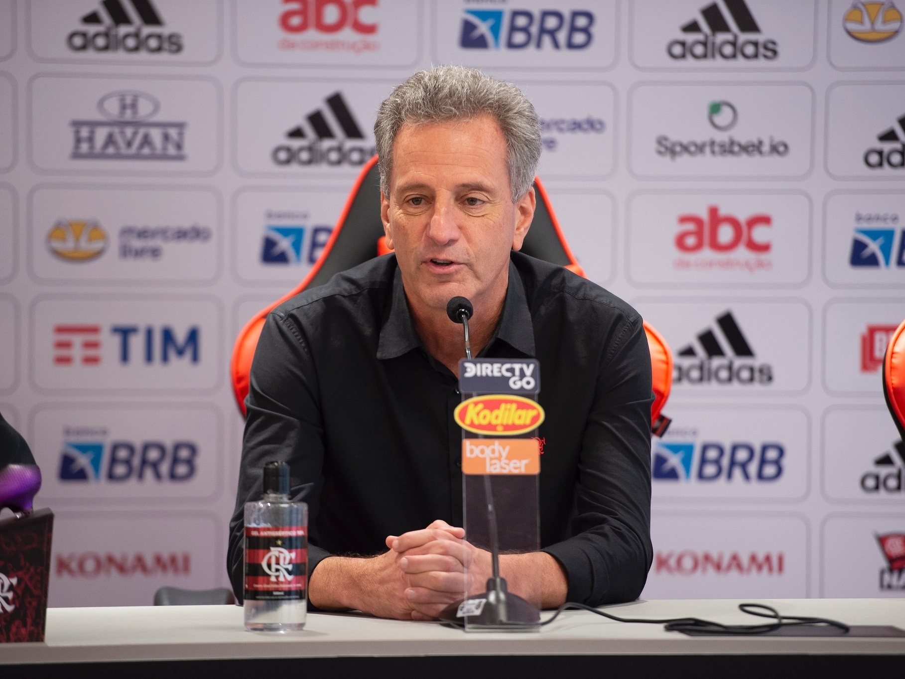 Flamengo sonda difíceis Jesus e Carvalhal, vigia Gallardo e espera eleição