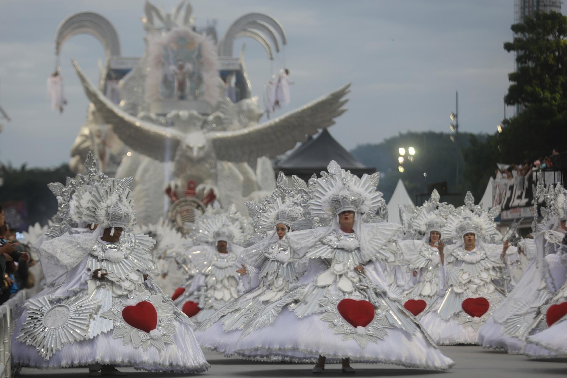 Gaviões da Fiel desfilou com enredo contra a intolerância religiosa - Ricardo Matsukawa / UOL