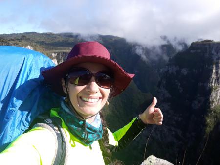 Daiana Antonio da Silva  nos cânions de Santa Catarina - Arquivo pessoal - Arquivo pessoal