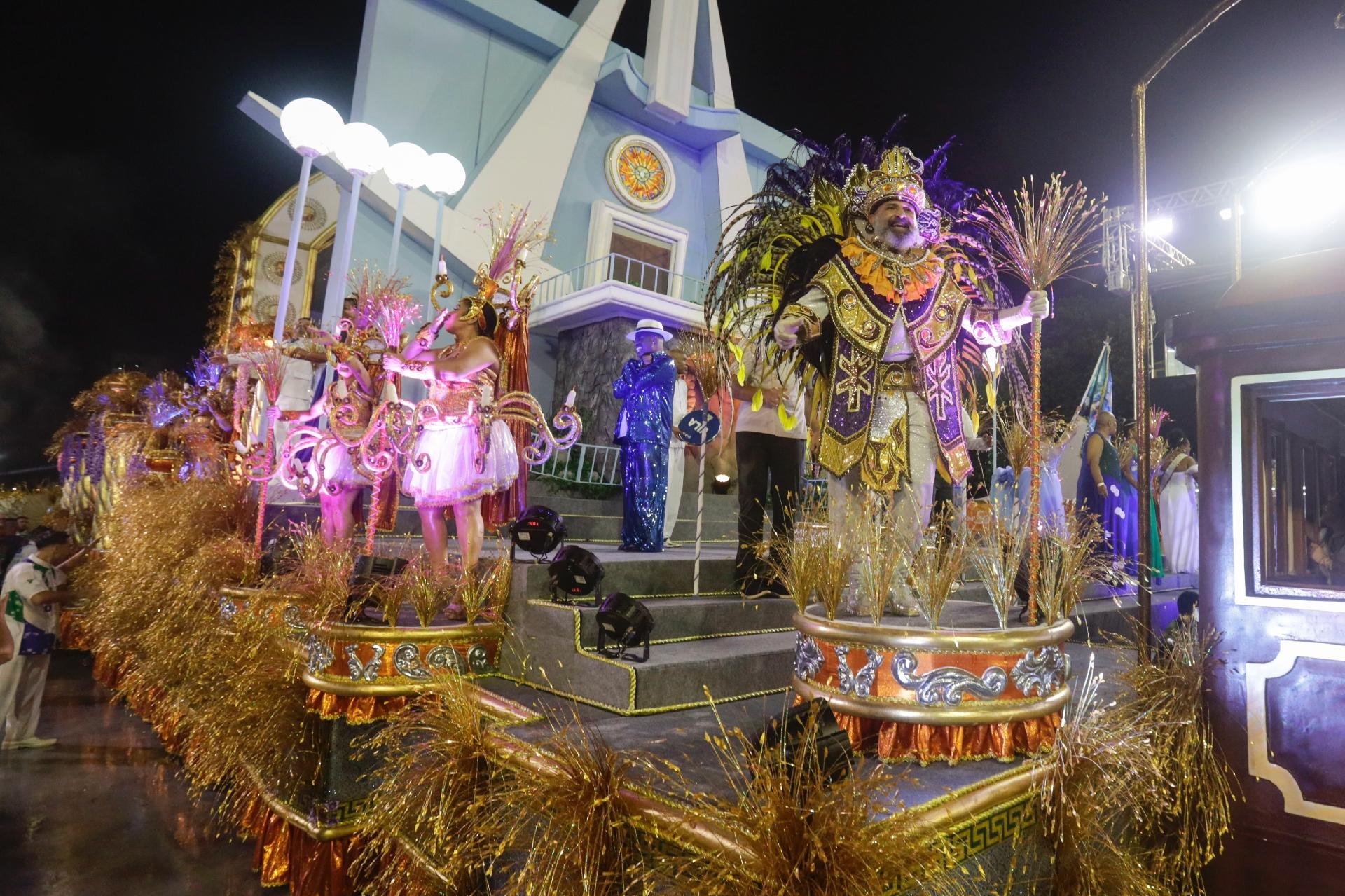 Vila Maria honra história do bairro e da escola em samba-enredo - Ricardo Matsukawa/UOL