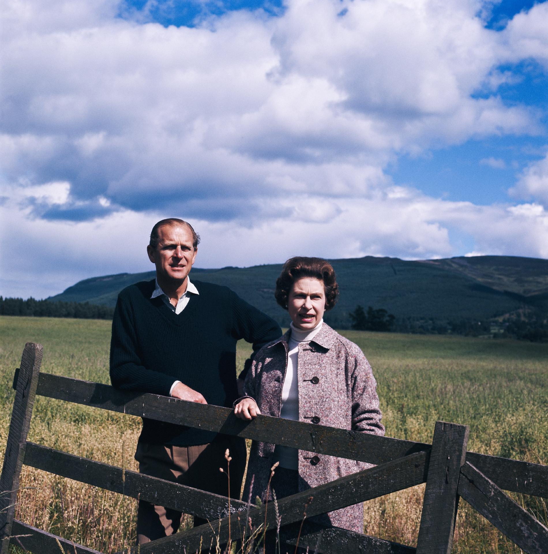 Queen  Elizabeth and Prince Phillip in portrait, 1972 - Getty Images