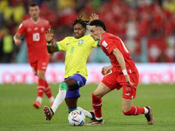 Copa 2022: Rodrygo muda jogo, Brasil bate Suíça e se classifica