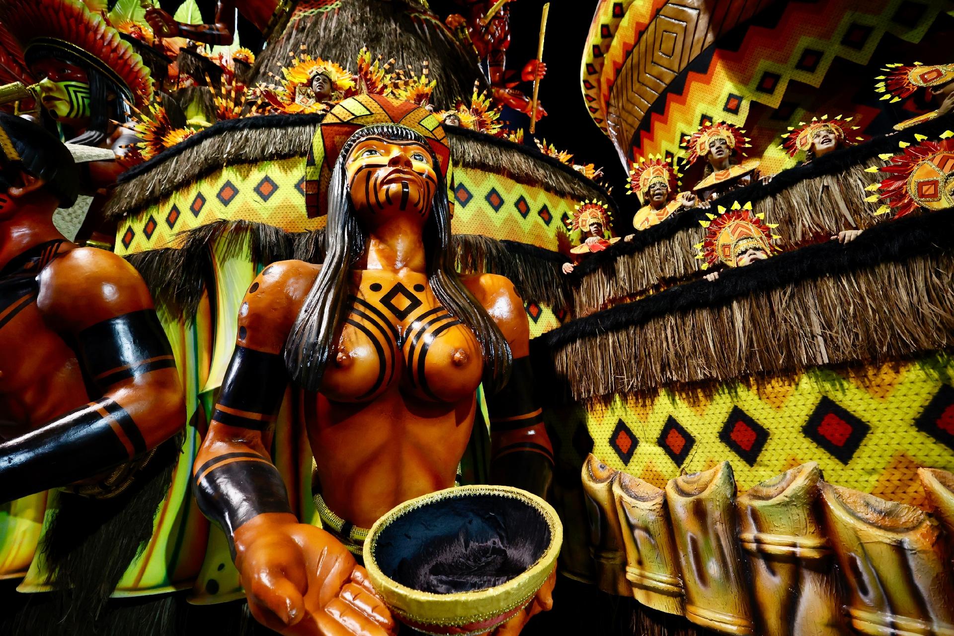Acadêmicos do Tatuapé homenageia Paraty em desfile no Carnaval 2023 - Mariana Pekin/UOL