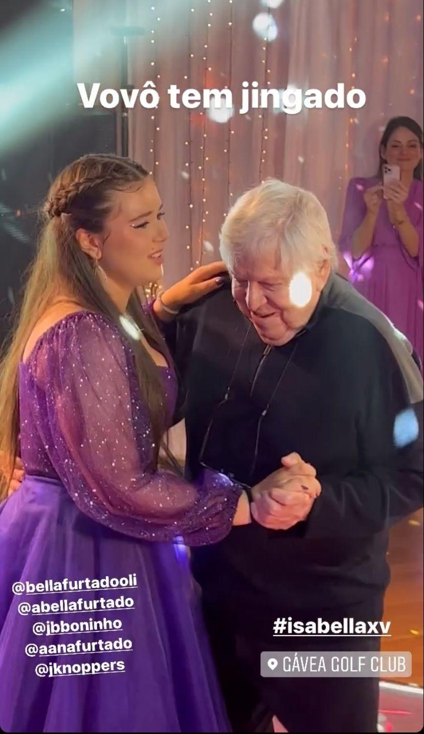 Isabella Furtado bailando el vals con su abuelo Bonnie en su fiesta de 15 años - Instagram/Instagram