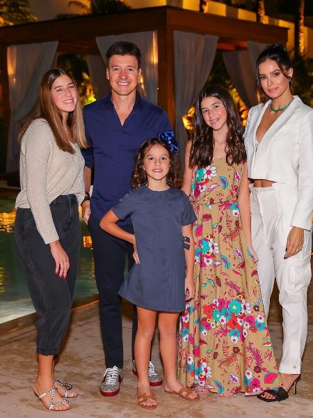 Rodrigo Faro posa com a família em festa de aniversário - Manuela Scarpa/Brazil News