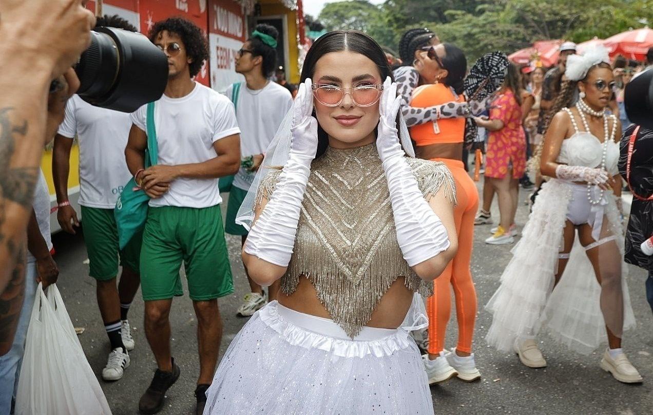 Thaís Belchior anima bloco Casa Comigo, em Pinheiros - Flávio Florido / UOL